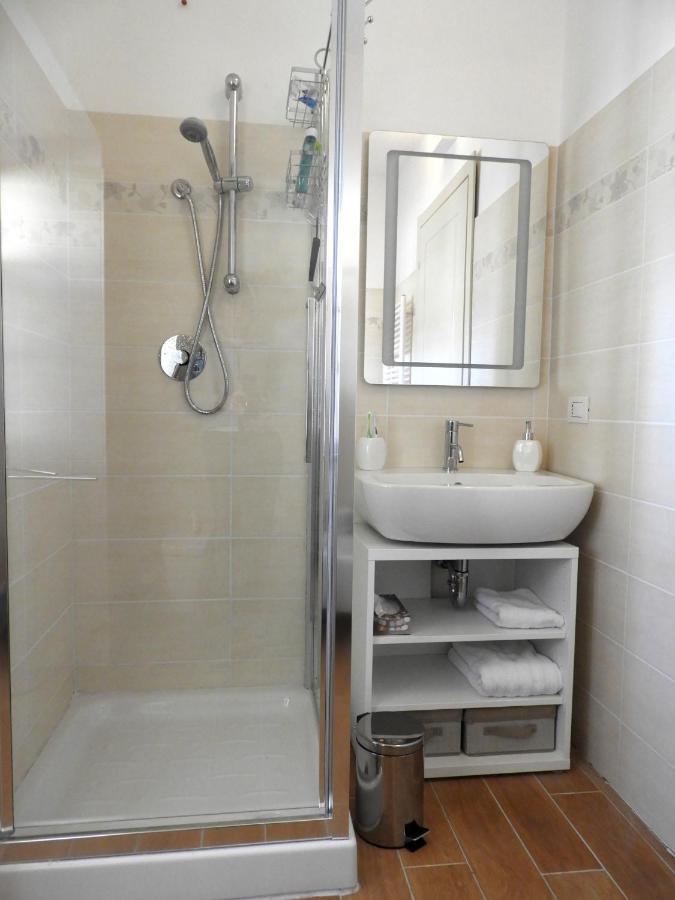 Villa Maghetti - Modernized Flat In Historic Palazzo In The Center Of לואינו מראה חיצוני תמונה