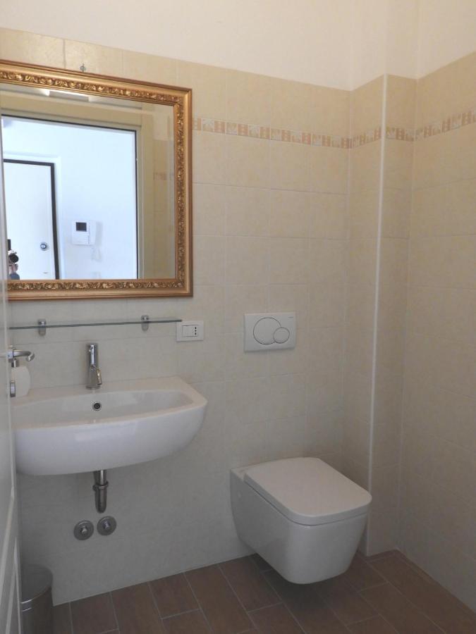 Villa Maghetti - Modernized Flat In Historic Palazzo In The Center Of לואינו מראה חיצוני תמונה