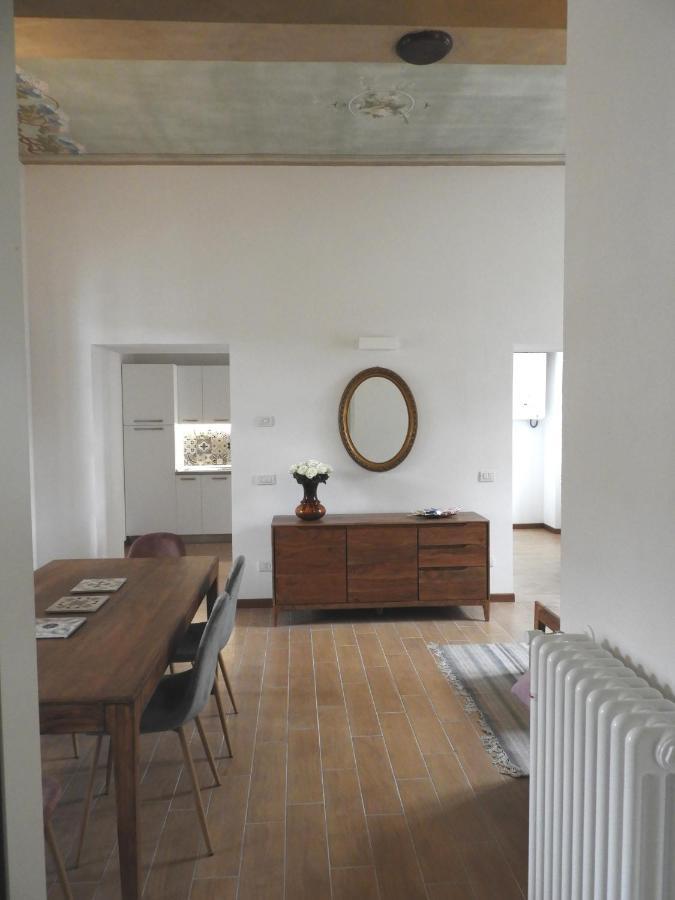 Villa Maghetti - Modernized Flat In Historic Palazzo In The Center Of לואינו מראה חיצוני תמונה
