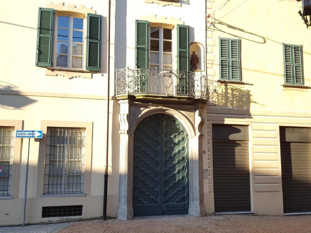 Villa Maghetti - Modernized Flat In Historic Palazzo In The Center Of לואינו מראה חיצוני תמונה